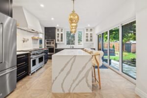 Elegant Peninsula Kitchen with Spacious Seating Area